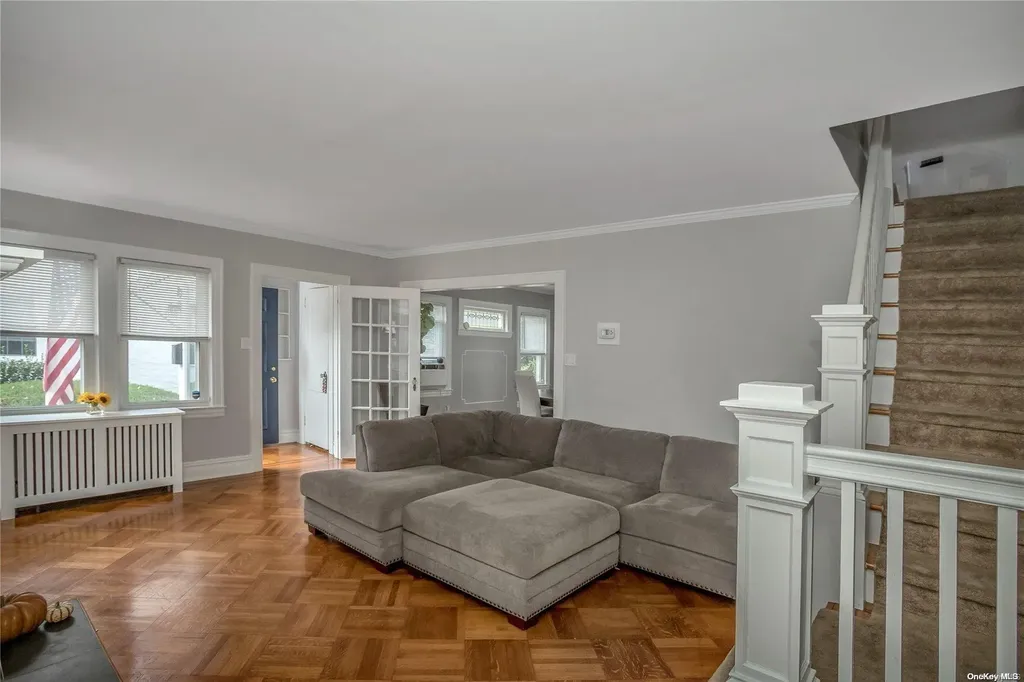 82 Fenimore Street Lynbrook NY 11563