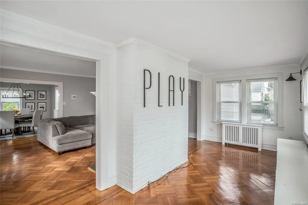 82 Fenimore Street Lynbrook NY 11563