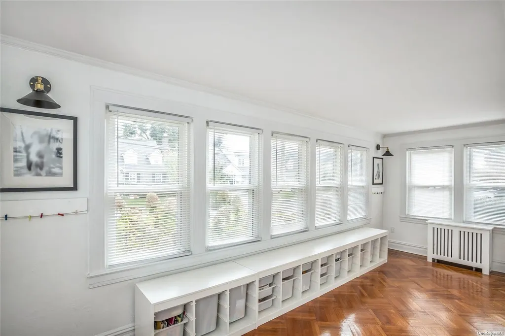 82 Fenimore Street Lynbrook NY 11563