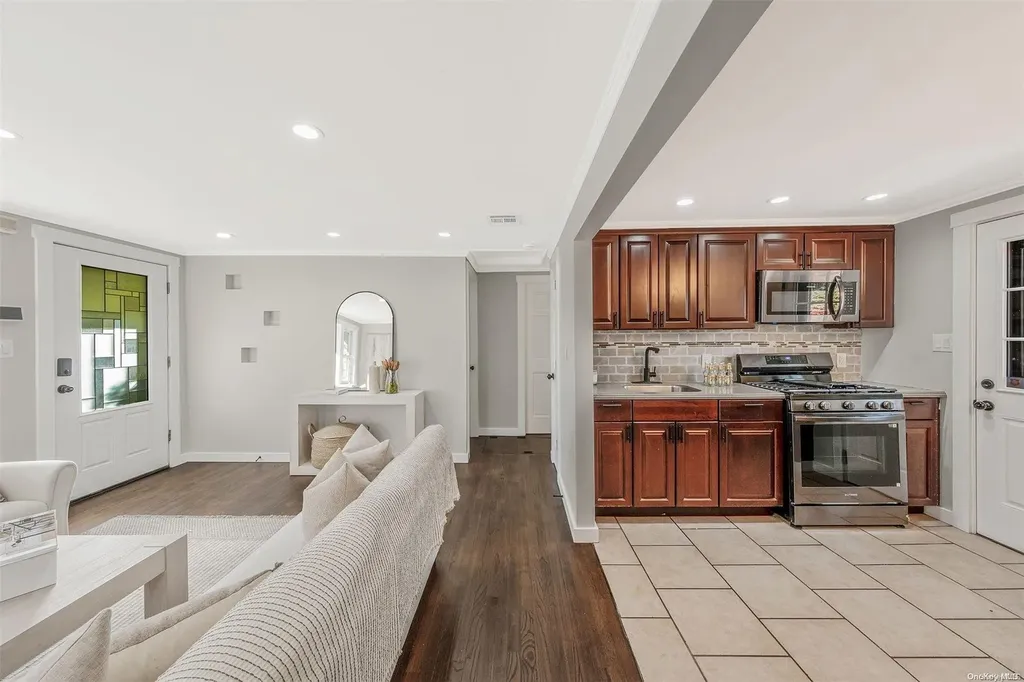 1350 Potter Boulevard Bay Shore NY 11706