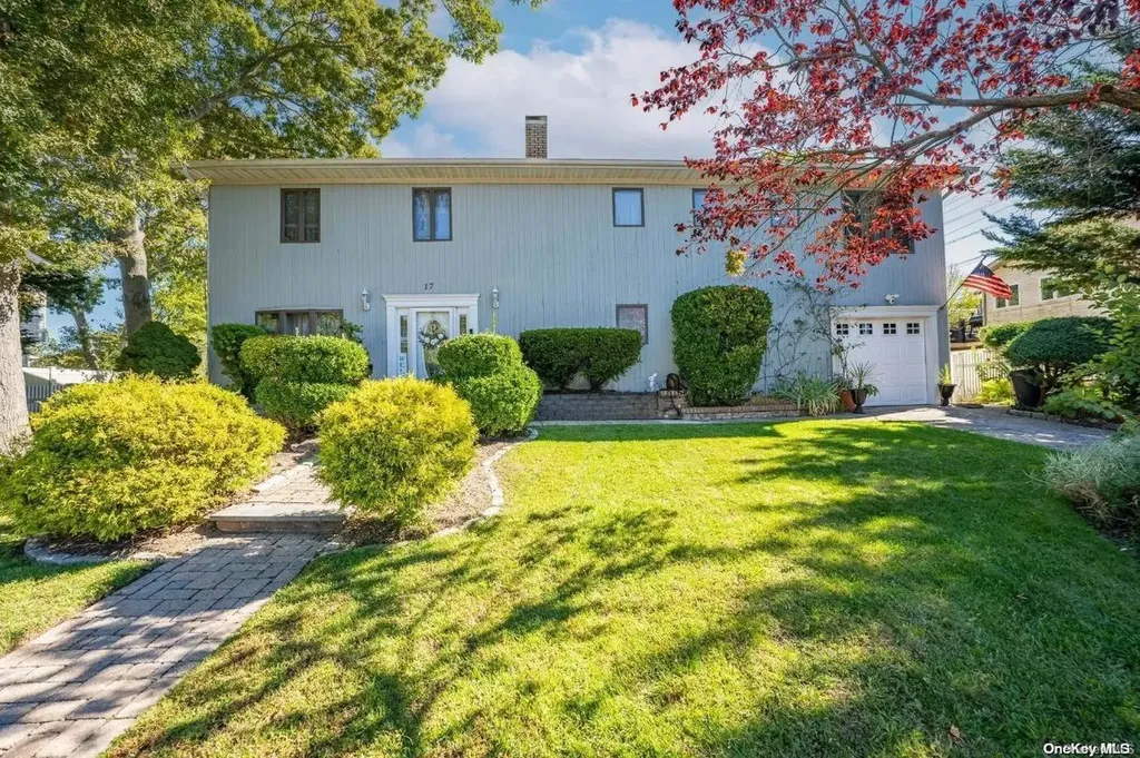17 Hester Lane Ronkonkoma NY 11779