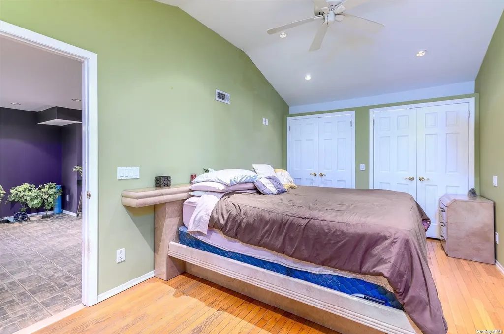 185 Broadway Brentwood NY 11717