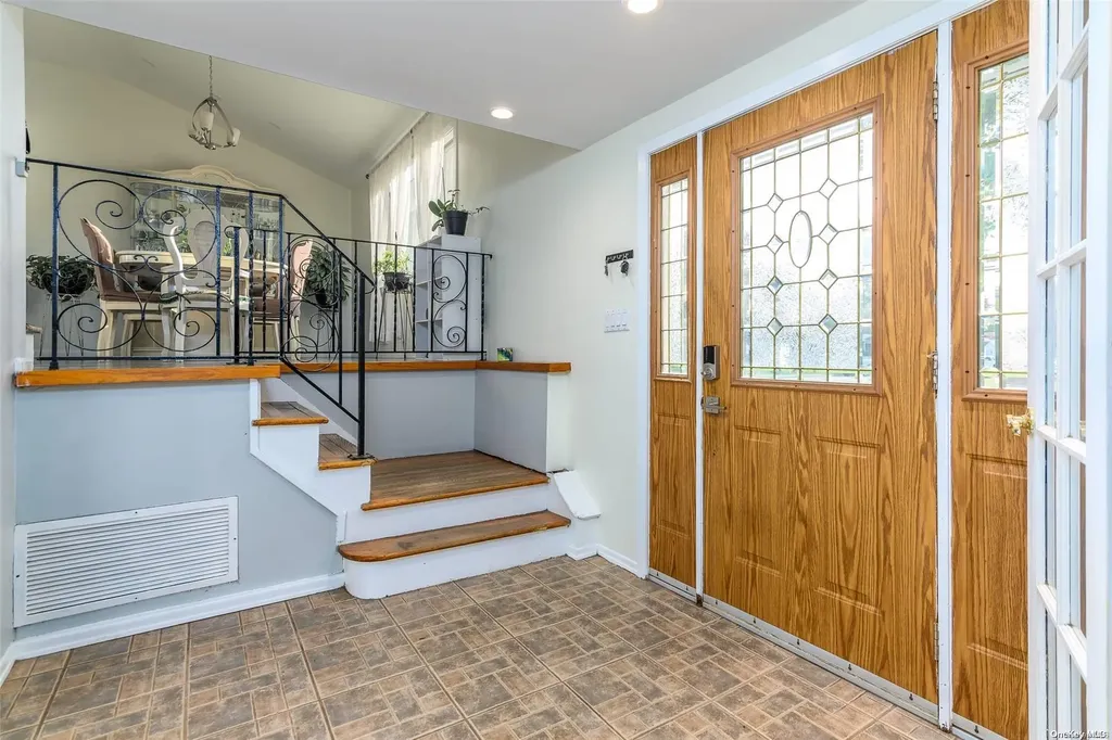 185 Broadway Brentwood NY 11717