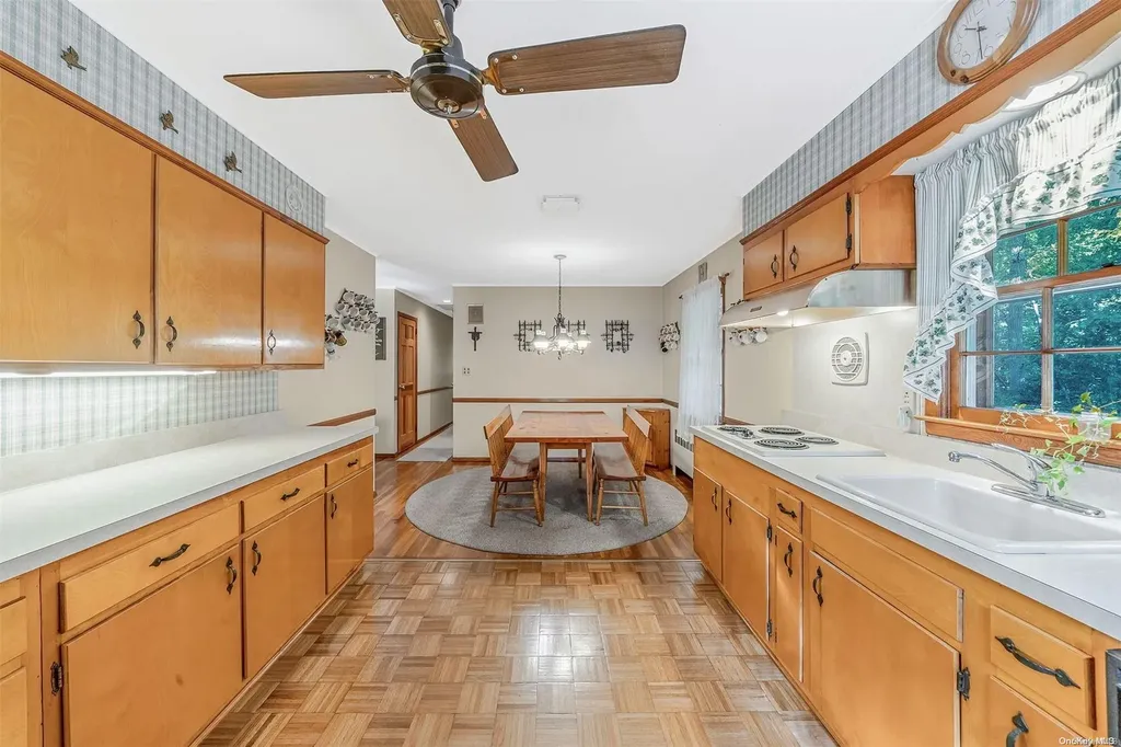 77 Stony Hill Path Smithtown NY 11787