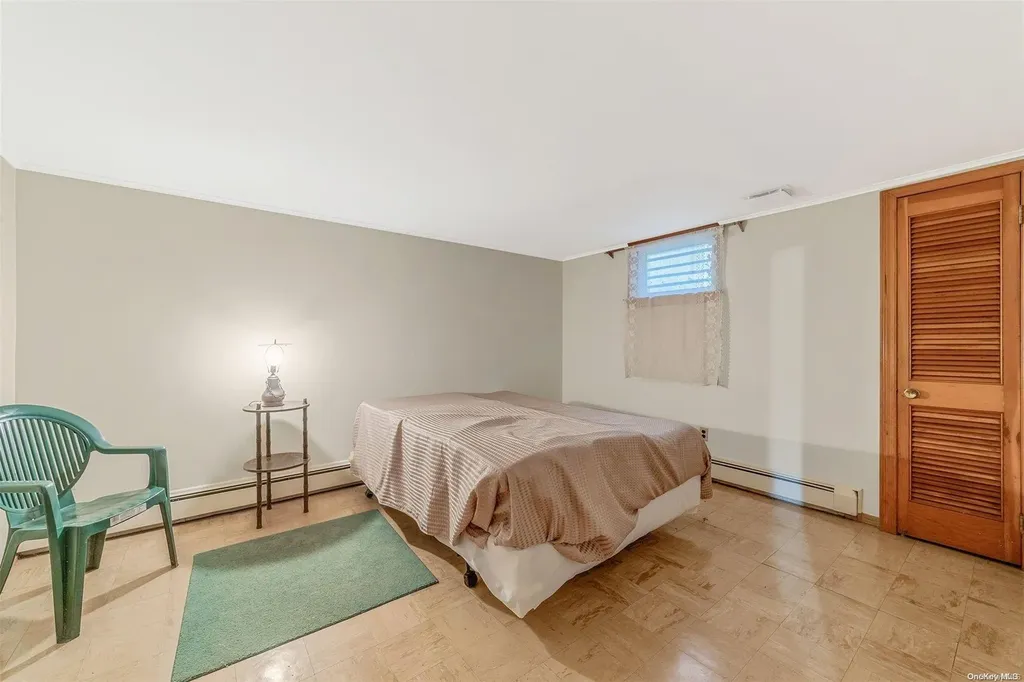 77 Stony Hill Path Smithtown NY 11787