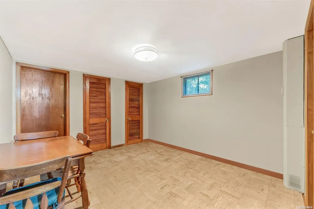 77 Stony Hill Path Smithtown NY 11787