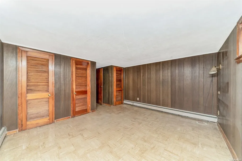 77 Stony Hill Path Smithtown NY 11787