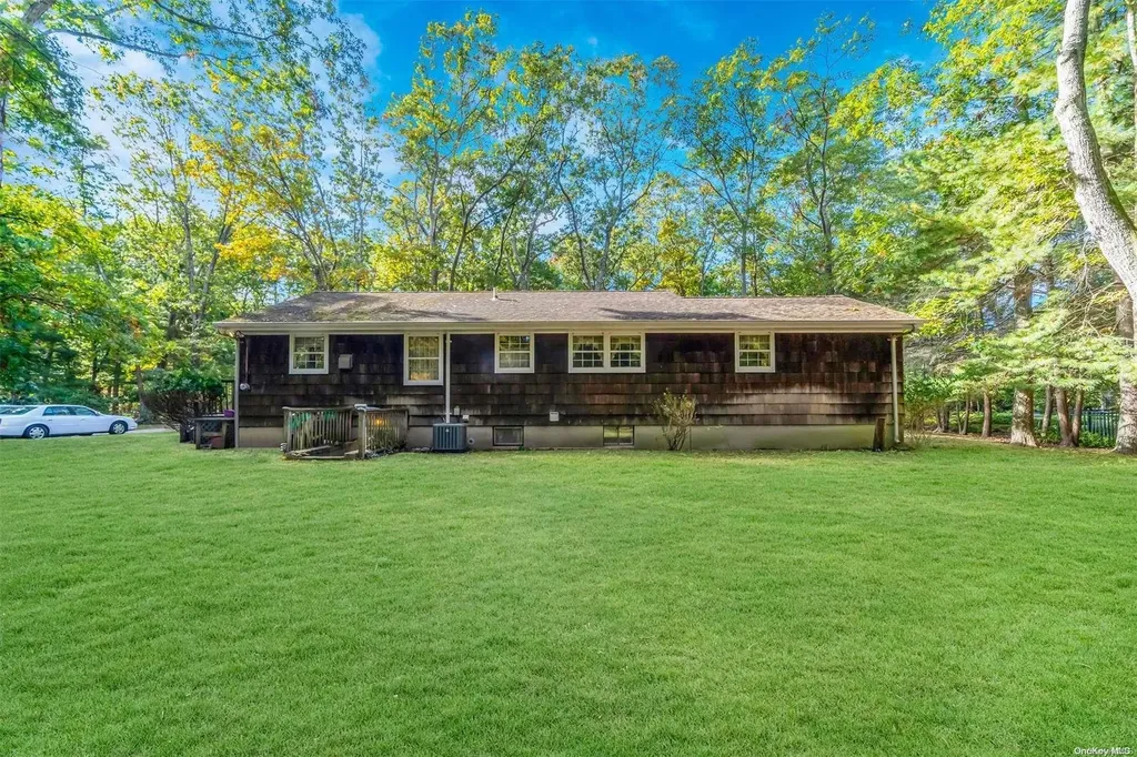 77 Stony Hill Path Smithtown NY 11787