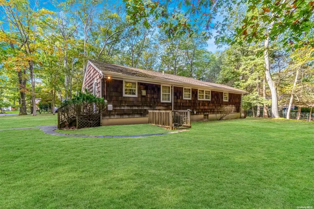 77 Stony Hill Path Smithtown NY 11787