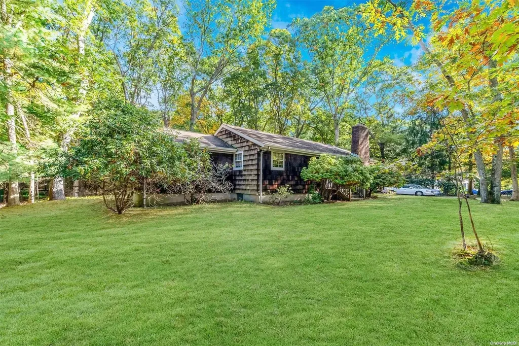 77 Stony Hill Path Smithtown NY 11787