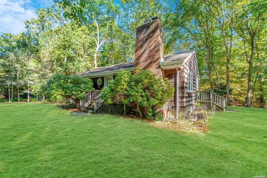 77 Stony Hill Path Smithtown NY 11787