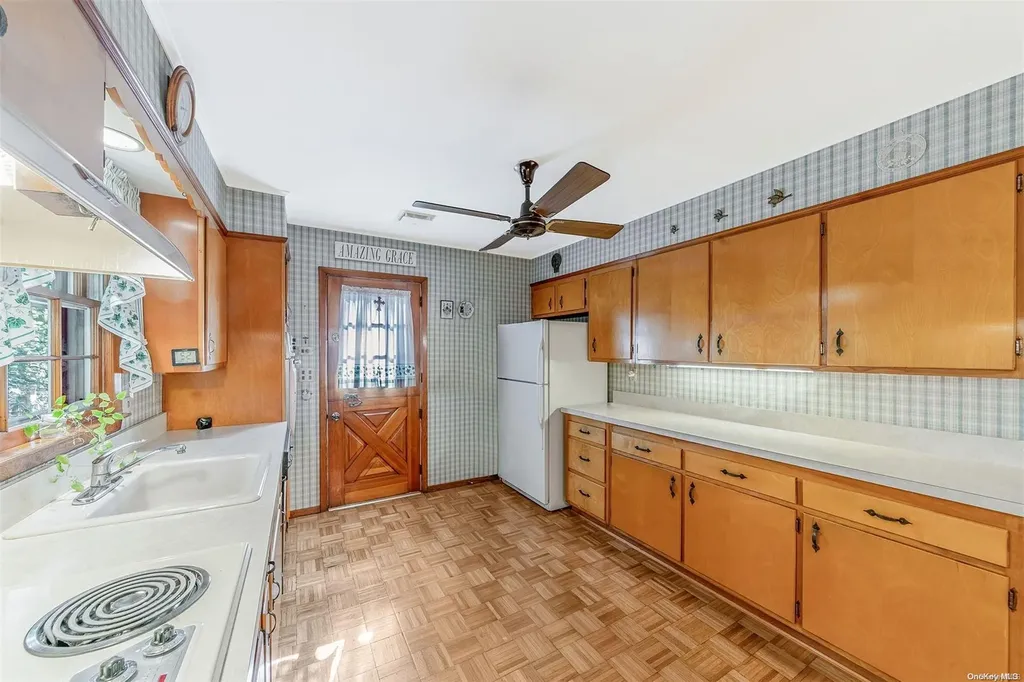 77 Stony Hill Path Smithtown NY 11787