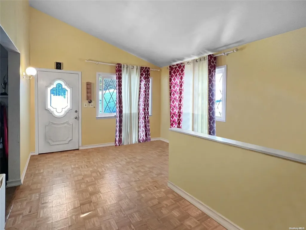28 Floral Avenue Bethpage NY 11714