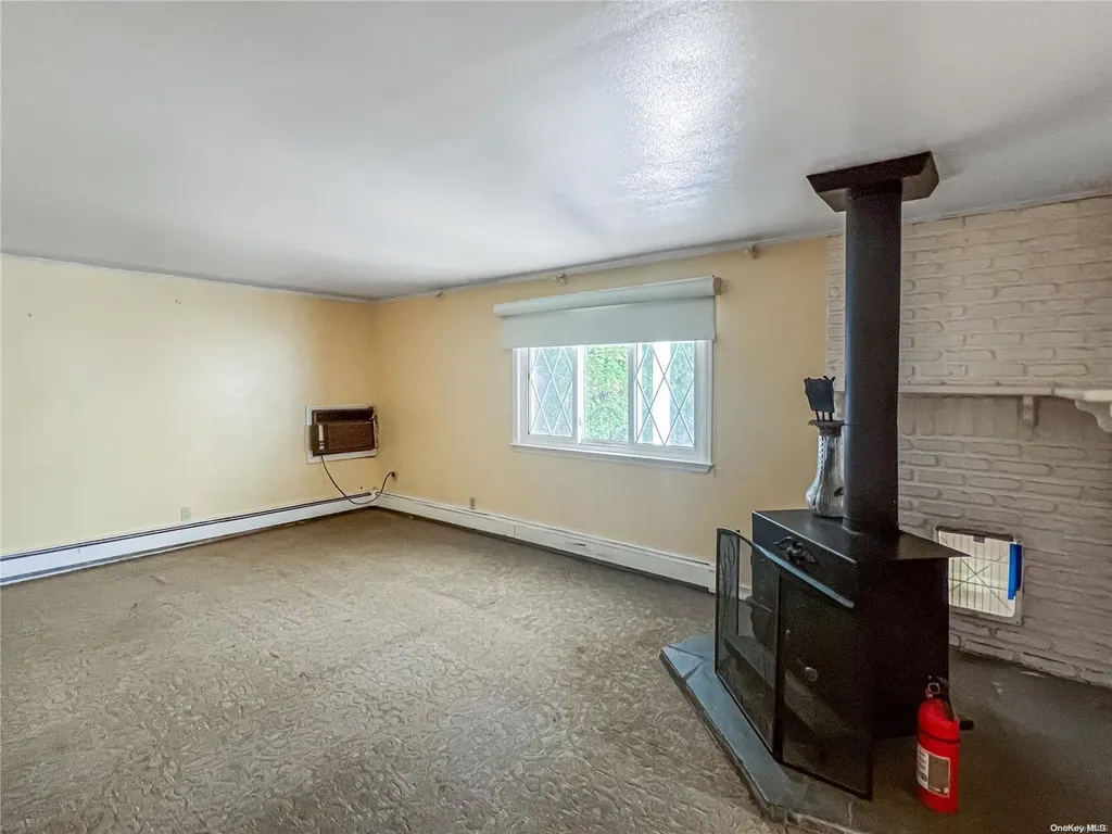 28 Floral Avenue Bethpage NY 11714
