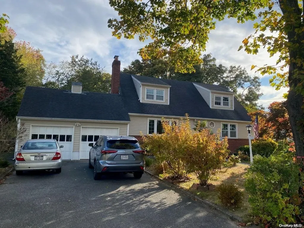 16 Frederick Avenue Bay Shore NY 11706