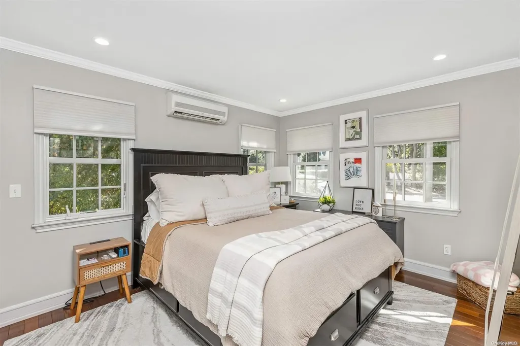 335 4th Avenue Saint James NY 11780