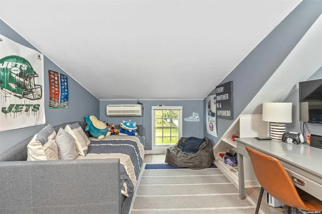 335 4th Avenue Saint James NY 11780