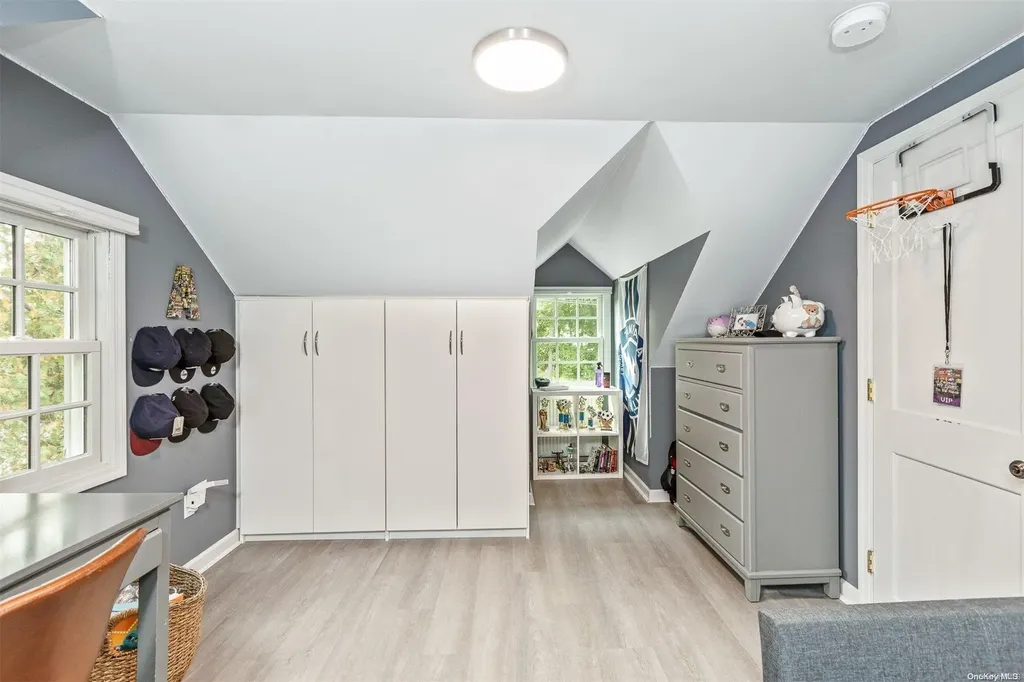 335 4th Avenue Saint James NY 11780