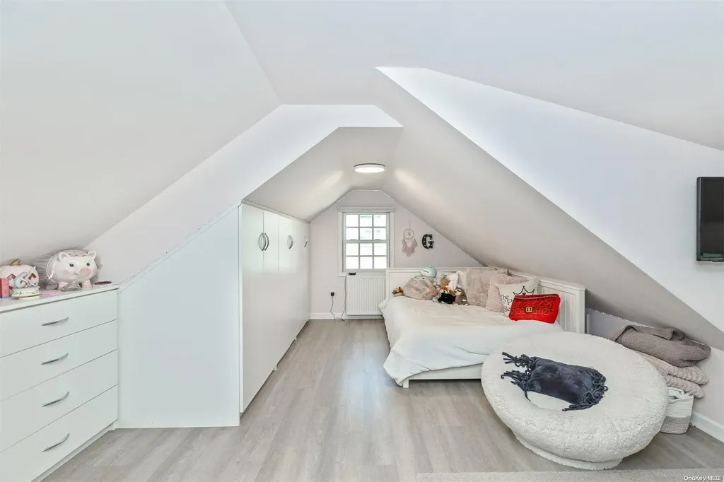 335 4th Avenue Saint James NY 11780