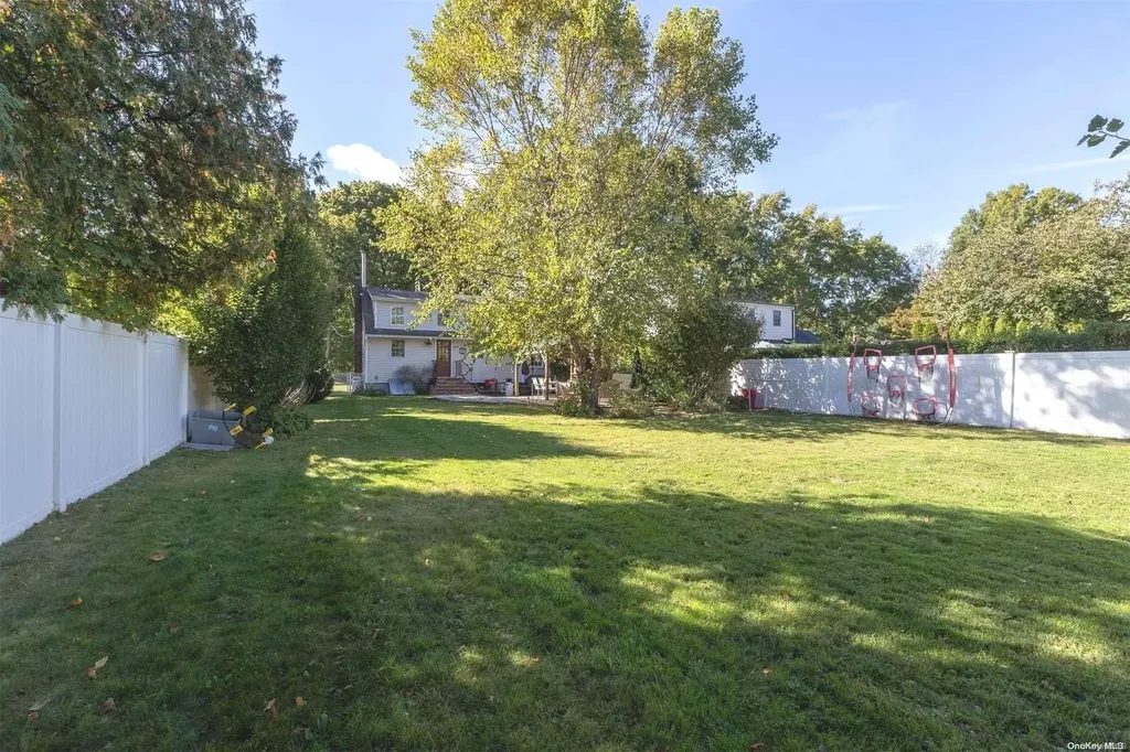 335 4th Avenue Saint James NY 11780