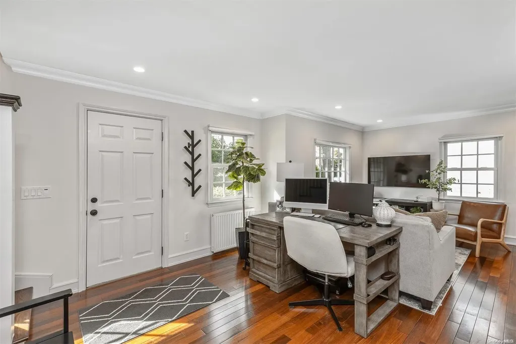 335 4th Avenue Saint James NY 11780