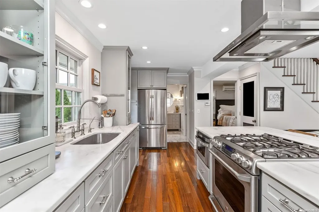 335 4th Avenue Saint James NY 11780