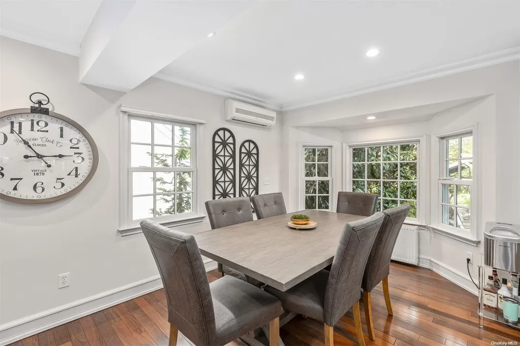 335 4th Avenue Saint James NY 11780