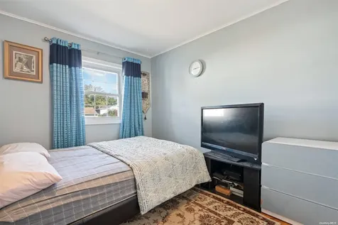 381 28th Street Copiague NY 11726