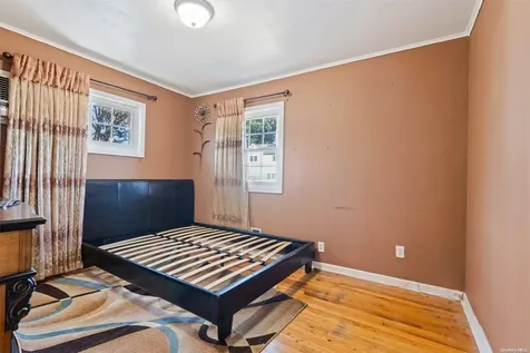 381 28th Street Copiague NY 11726