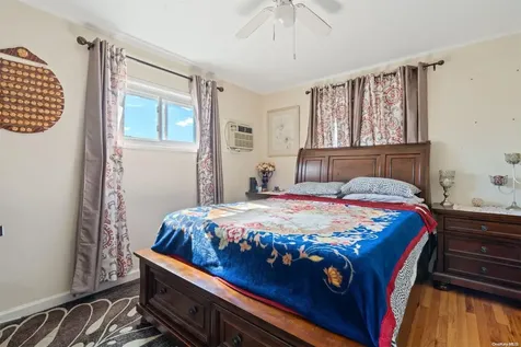 381 28th Street Copiague NY 11726