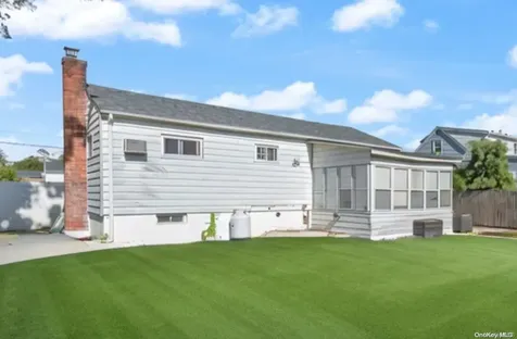 381 28th Street Copiague NY 11726