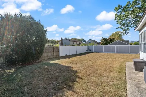 381 28th Street Copiague NY 11726