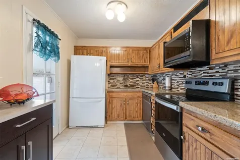 381 28th Street Copiague NY 11726