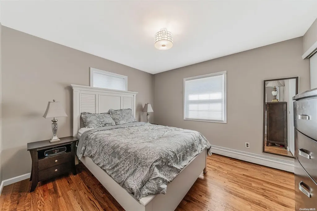 122 Thunder Road Holbrook NY 11741