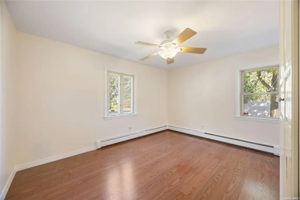 2859 Weeks Avenue Oceanside NY 11572