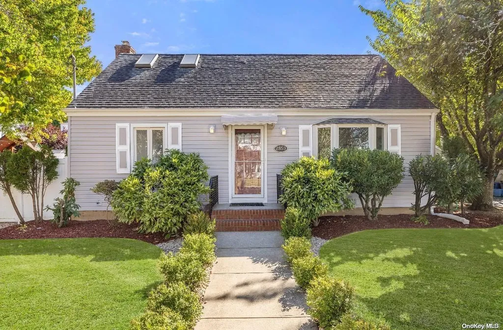 2859 Weeks Avenue Oceanside NY 11572