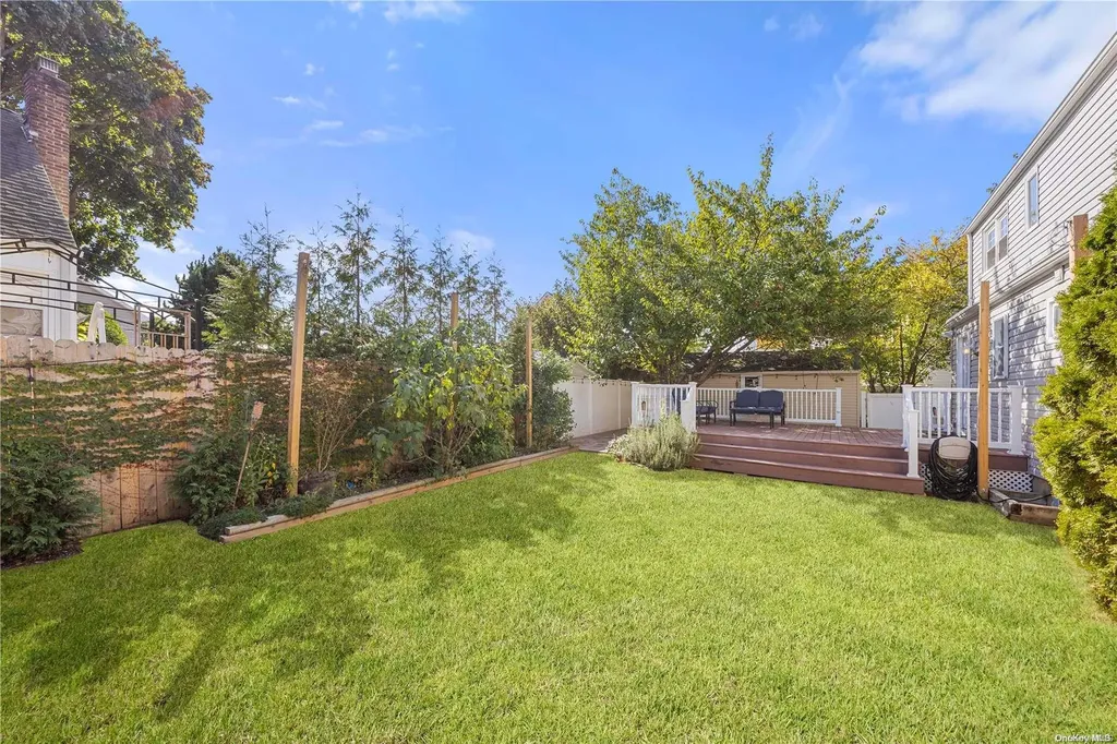 2859 Weeks Avenue Oceanside NY 11572