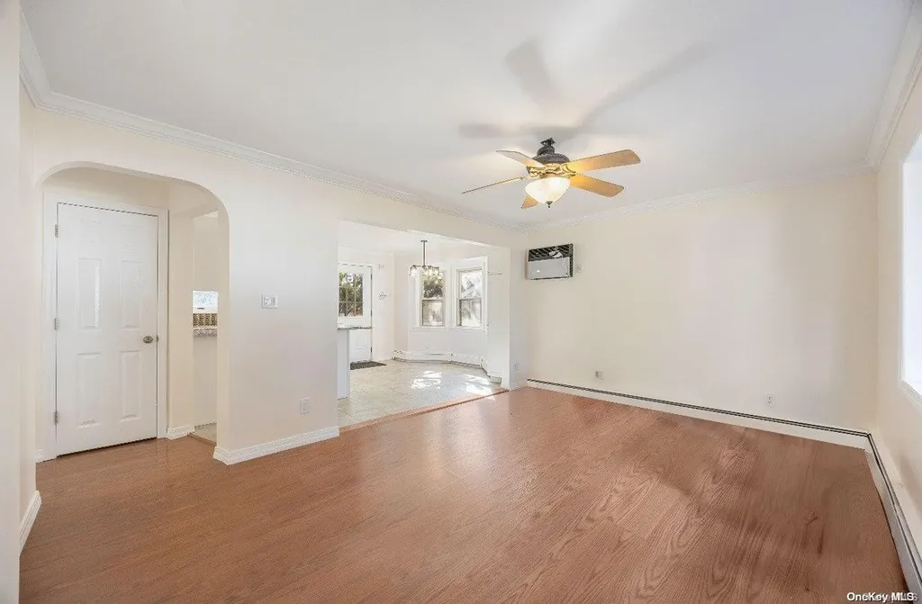 2859 Weeks Avenue Oceanside NY 11572