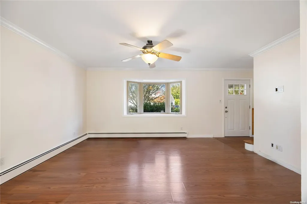 2859 Weeks Avenue Oceanside NY 11572