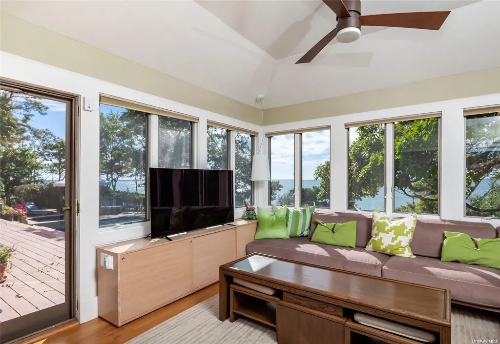 8 Peconic Road Southampton NY 11968