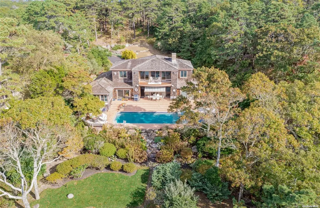 8 Peconic Road Southampton NY 11968