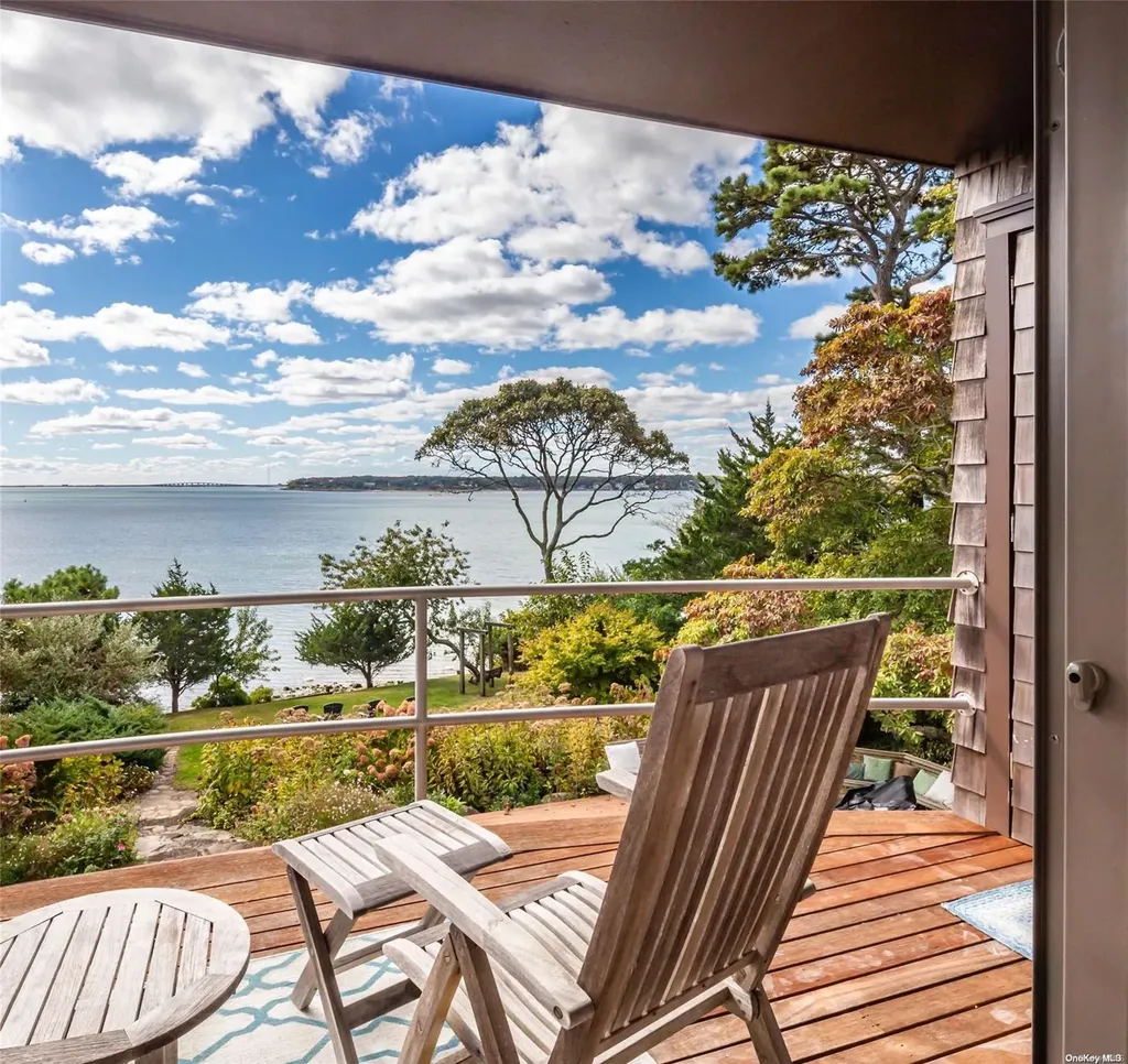 8 Peconic Road Southampton NY 11968