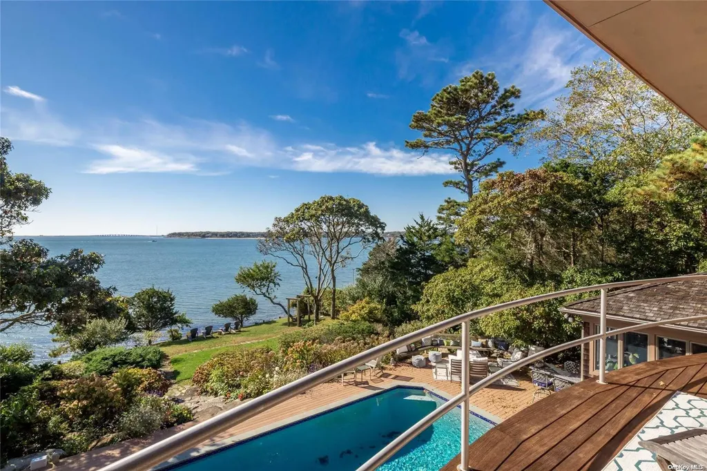 8 Peconic Road Southampton NY 11968