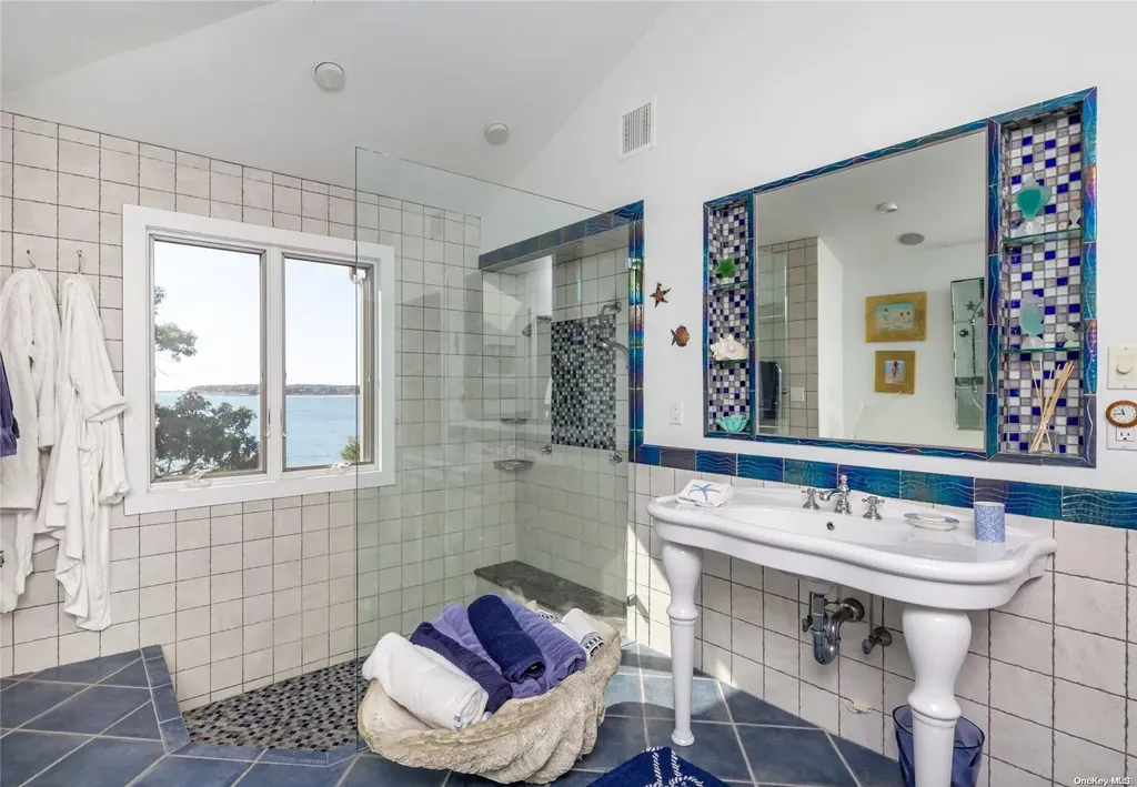 8 Peconic Road Southampton NY 11968