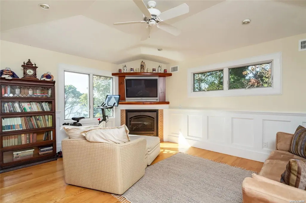 8 Peconic Road Southampton NY 11968