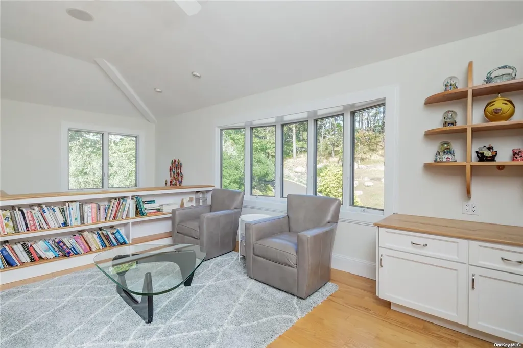 8 Peconic Road Southampton NY 11968