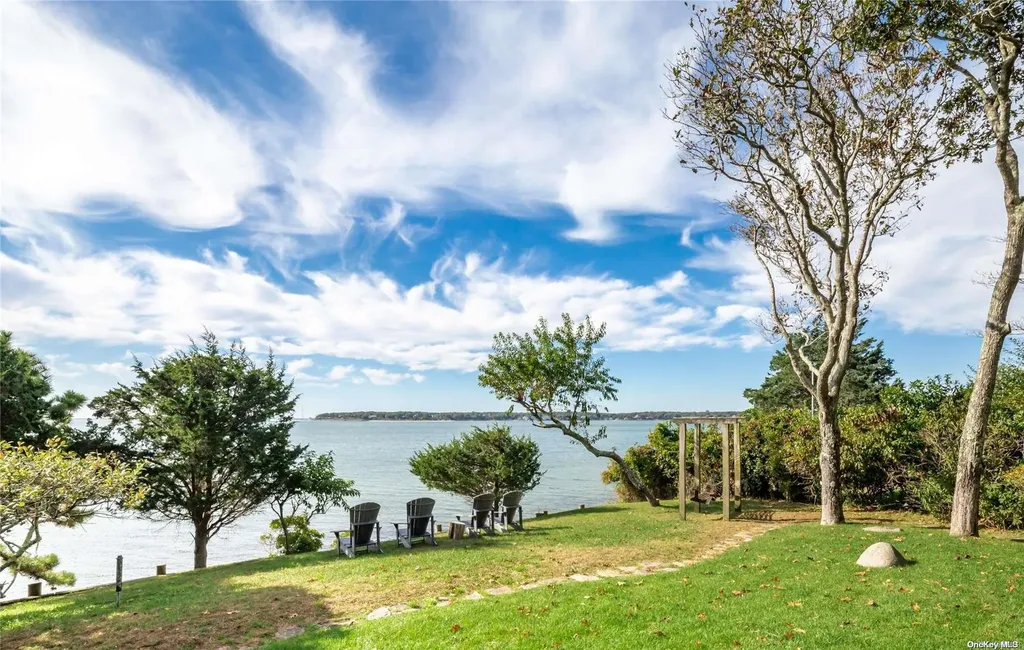 8 Peconic Road Southampton NY 11968