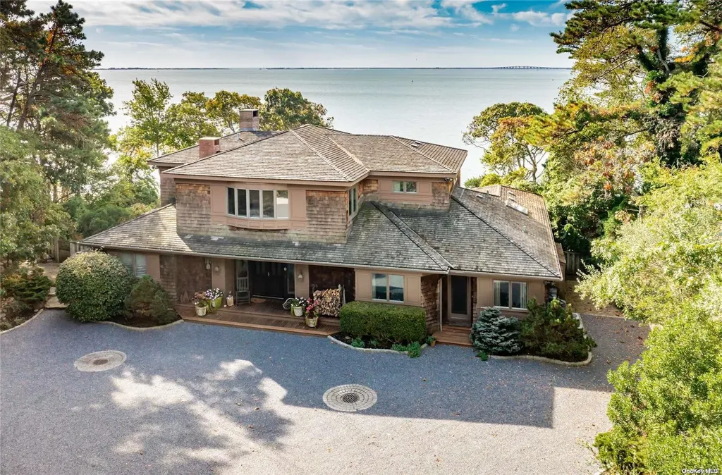 8 Peconic Road Southampton NY 11968