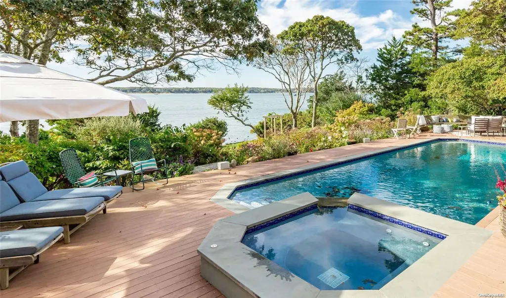 8 Peconic Road Southampton NY 11968