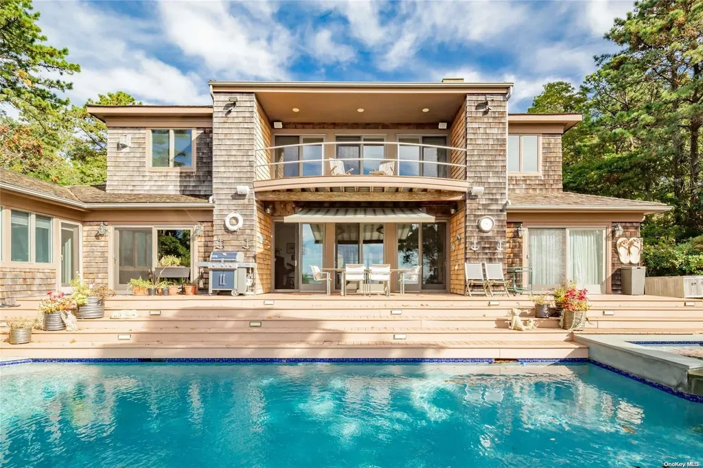 8 Peconic Road Southampton NY 11968